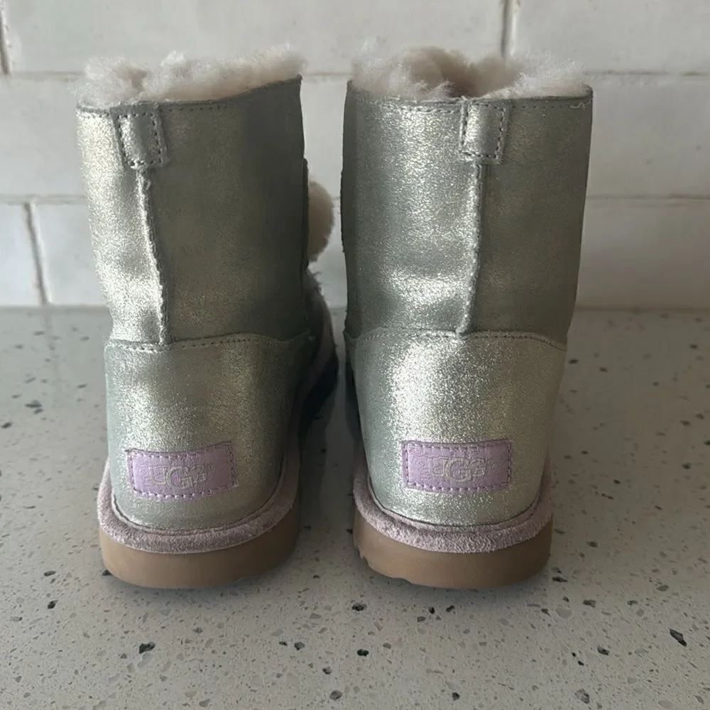 UGG Gita Pom Pom Girl's Metallic Gold Pink Leather Shearling Boots Size 6 Youth